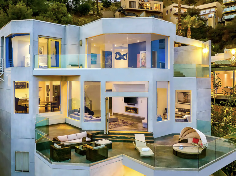 A modern sanctuary in Hollywood Hills