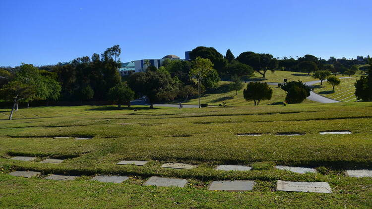 Holy Cross Catholic Cemetery