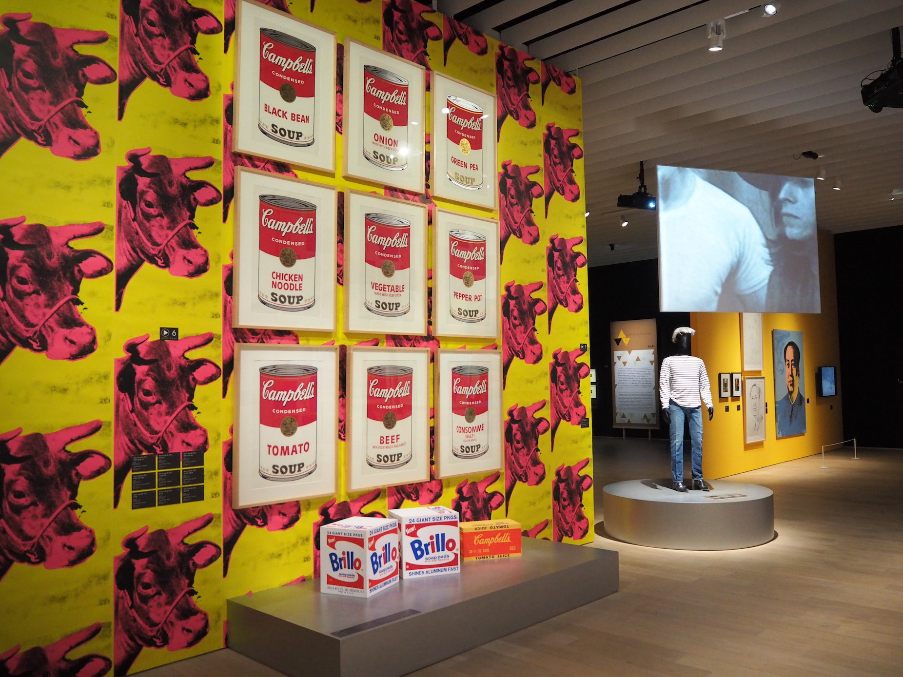 A retrospective Andy Warhol exhibition is now showing in Kyoto