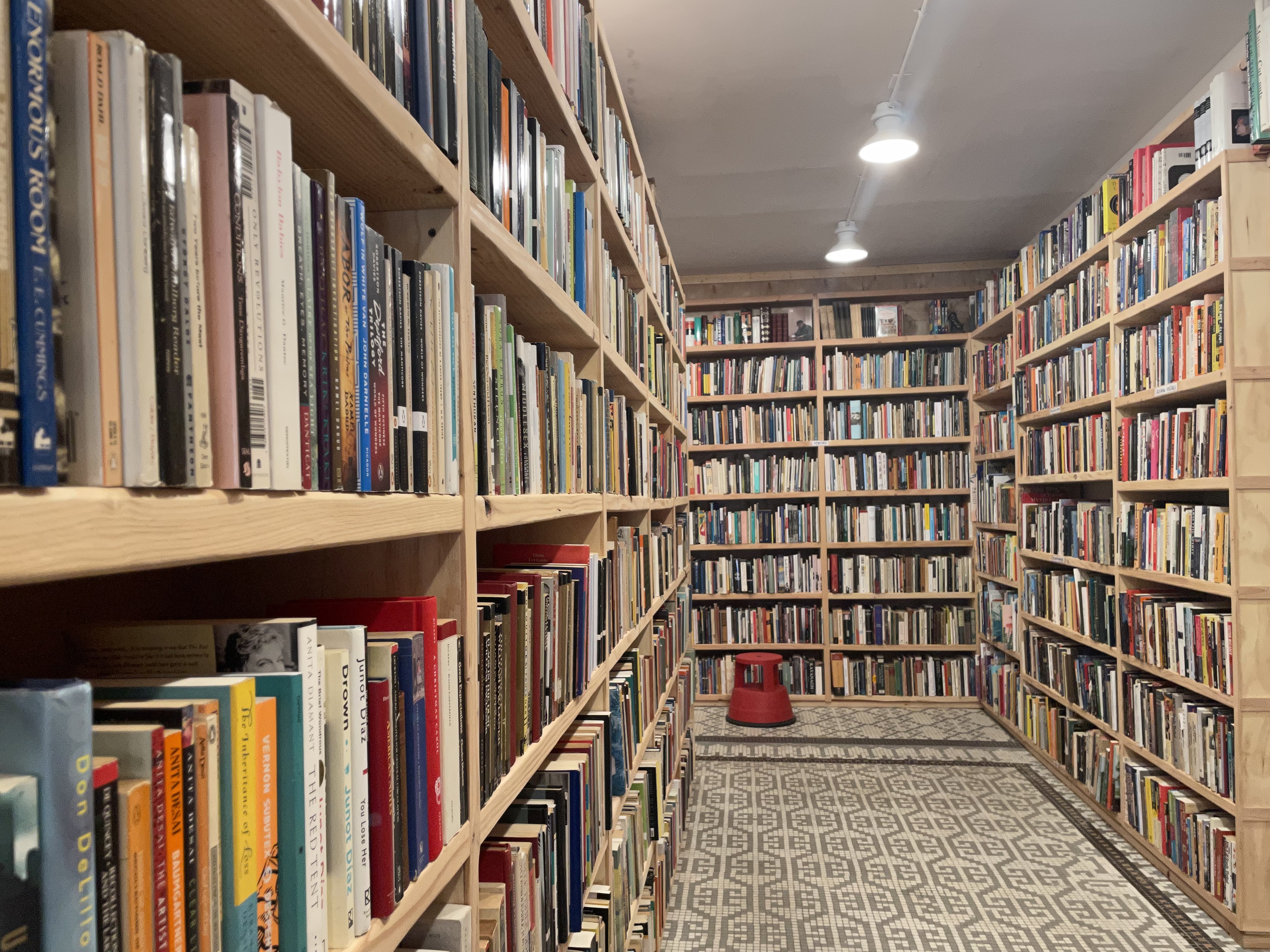 to open new brick-and-mortar bookstore in New York City this year –  GeekWire