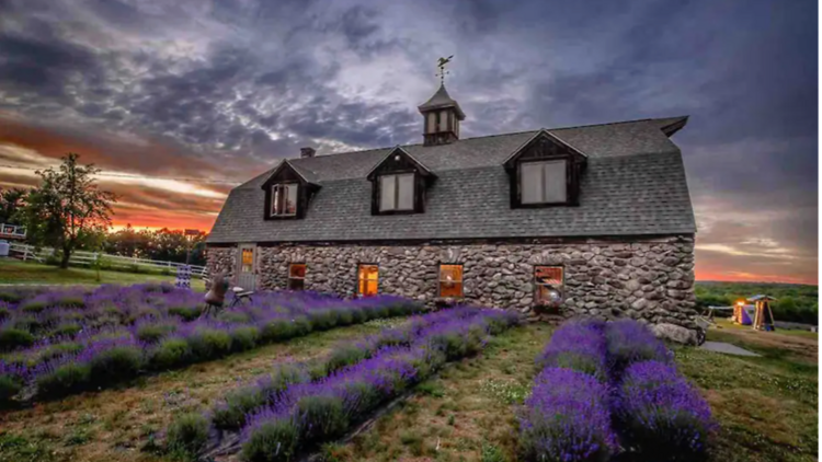 The historic ski lodge-turned-barn in Holden, MA