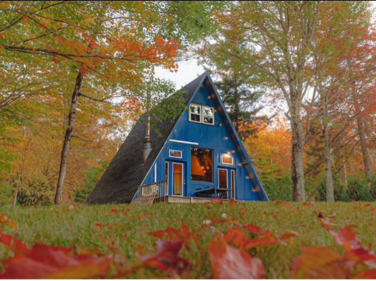 The alpine A-frame mid-century cabin in Lake Raponda, VT