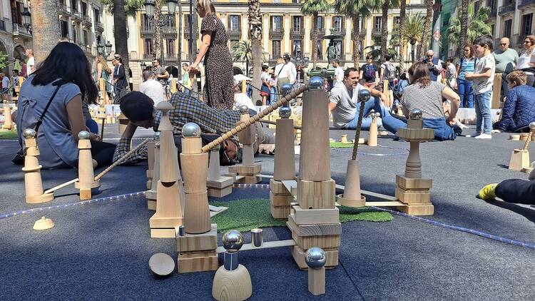 Associació d’Amics i Comerciants de la Plaça Reial