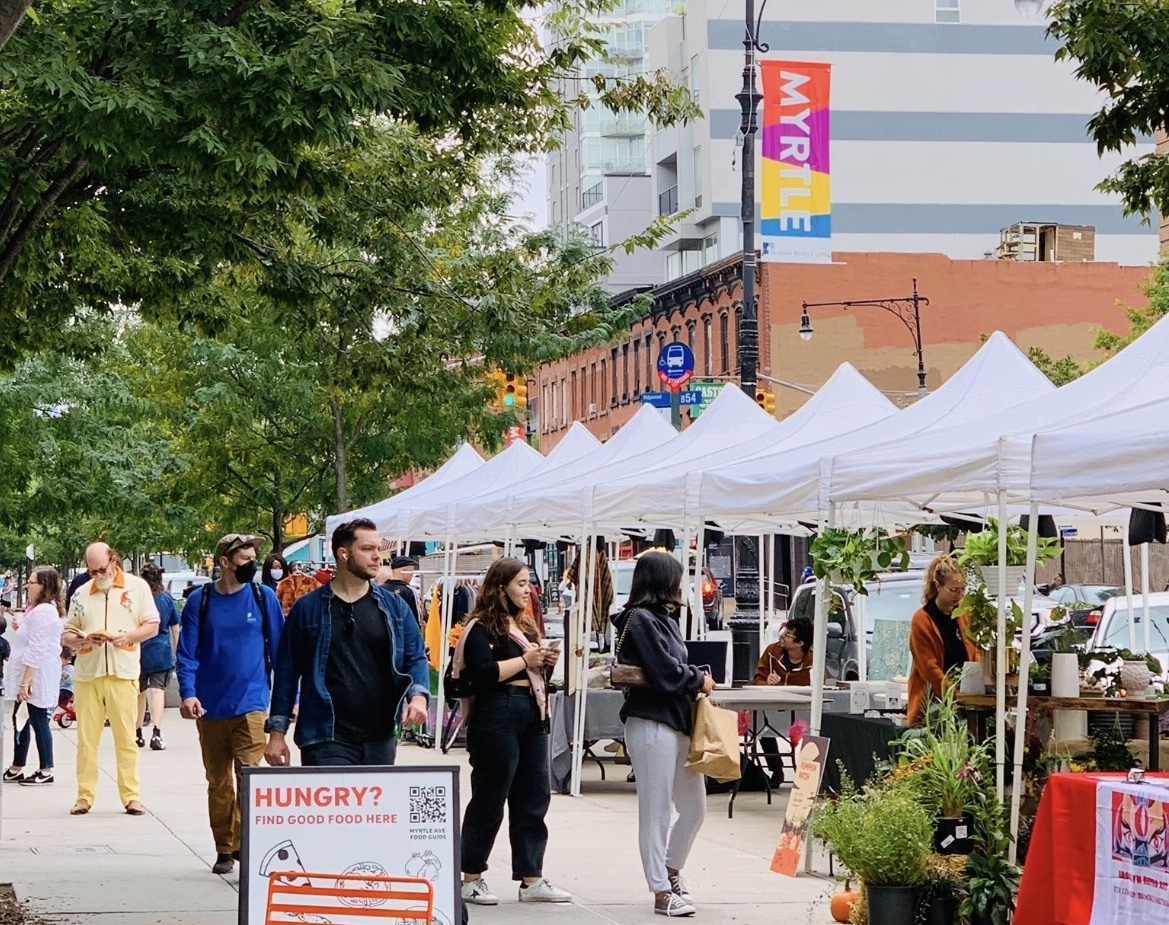 Myrtle Avenue Artists Market | Shopping in New York 