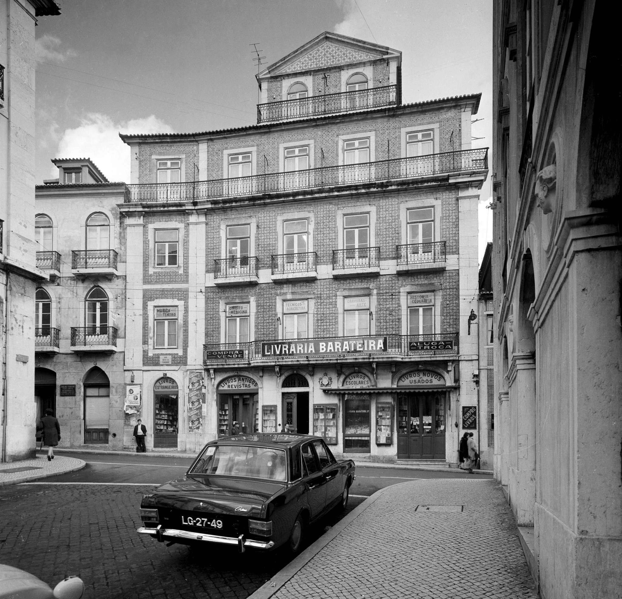 O Pátio das Antigas: A livraria que abriu numa cavalariça