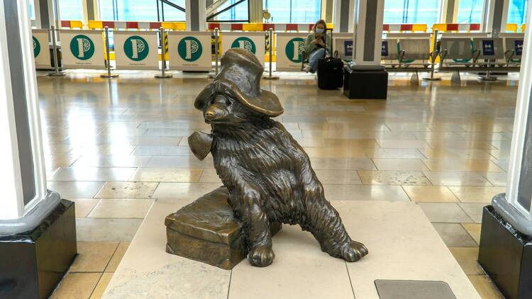 Paddington bear statue 