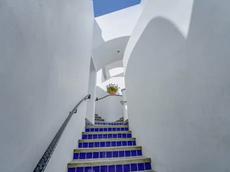 Santorini-inspired cottage escape