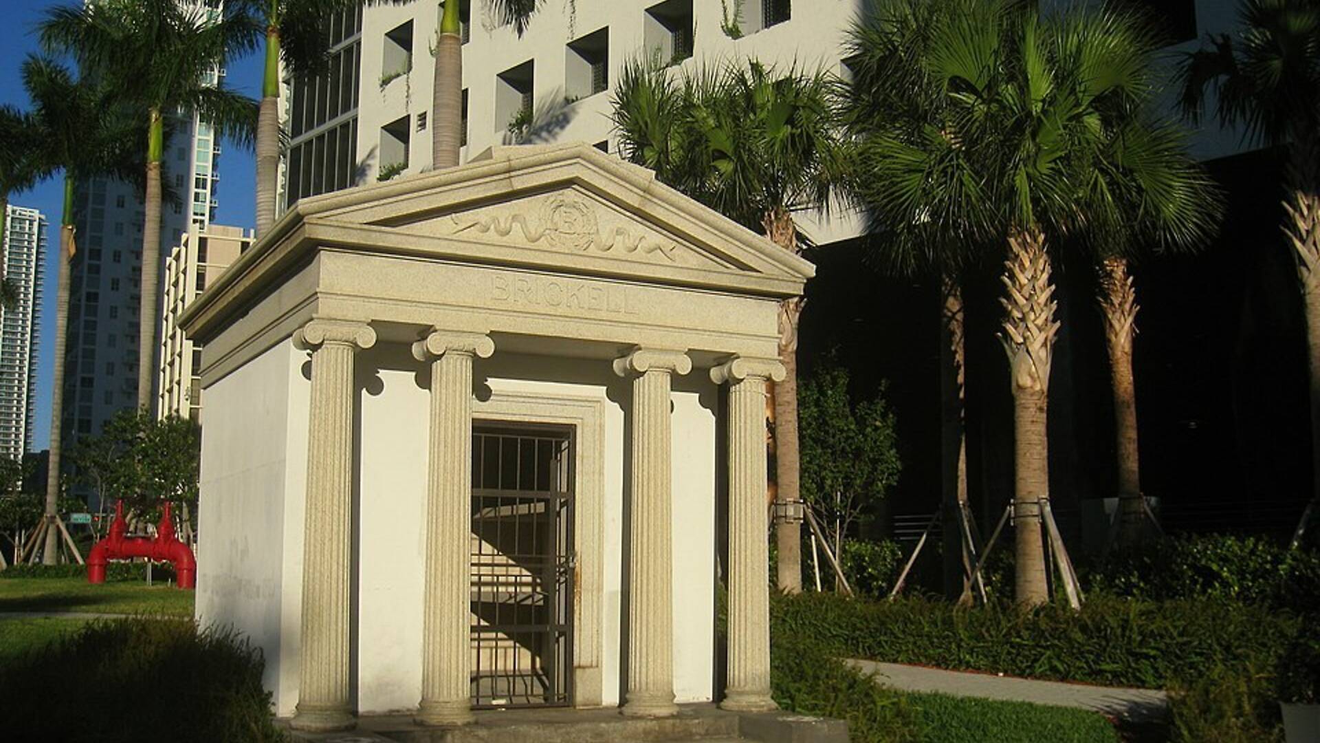 Where to find Miami's most famous graves