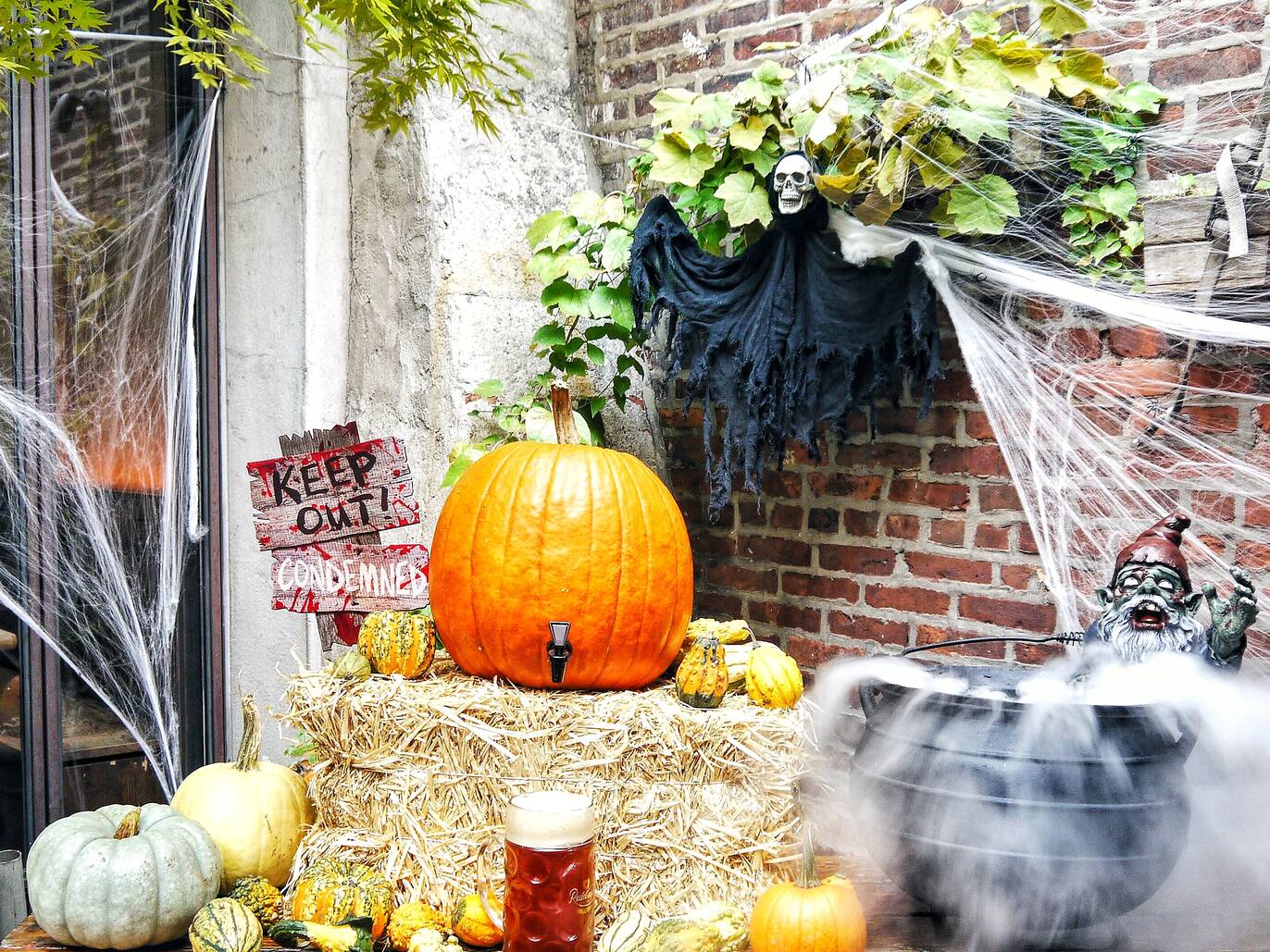 NYC's 9 best Halloween bars for a spooky good time in 2023