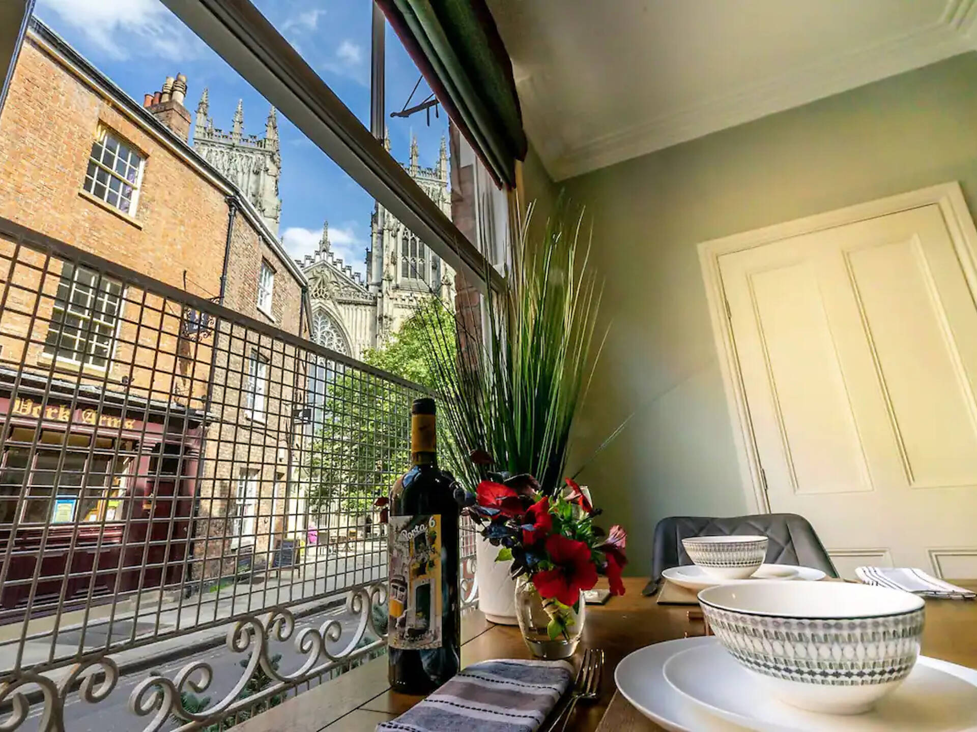 The 14 Best Airbnbs In York for 2025