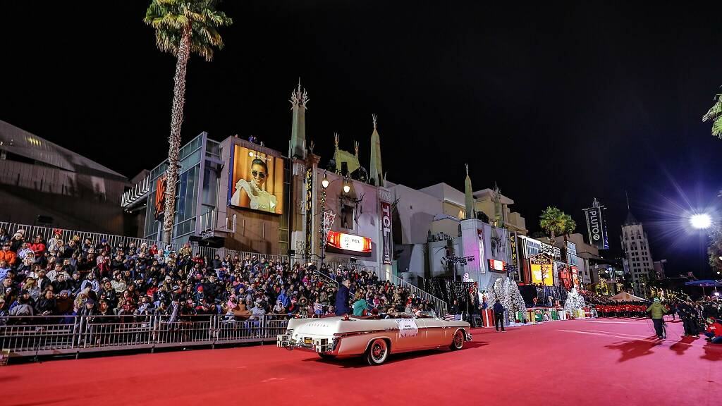 Christmas Hollywood Parade 