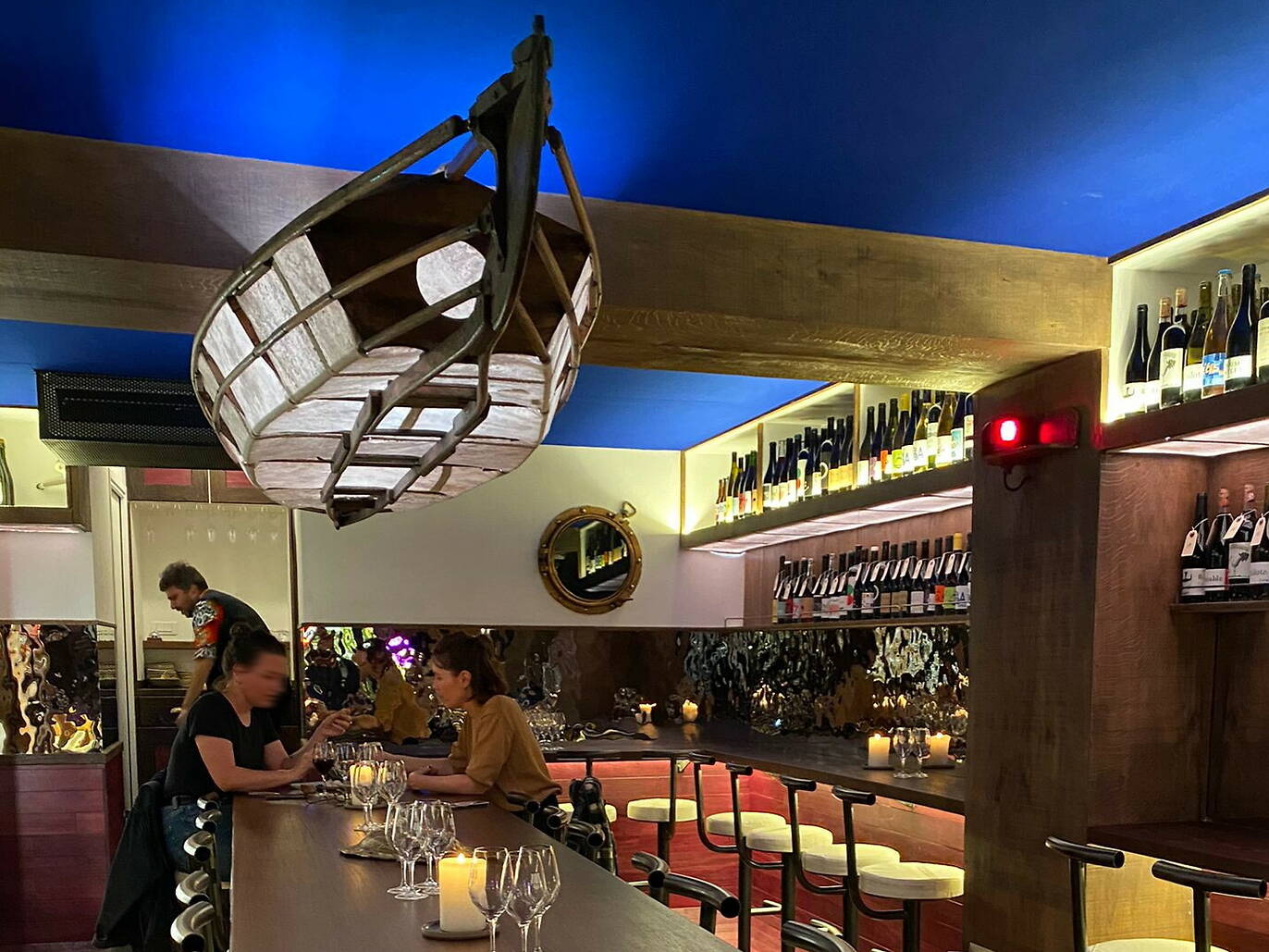 Les 26 meilleurs bars à vins où vider des canons à Paris