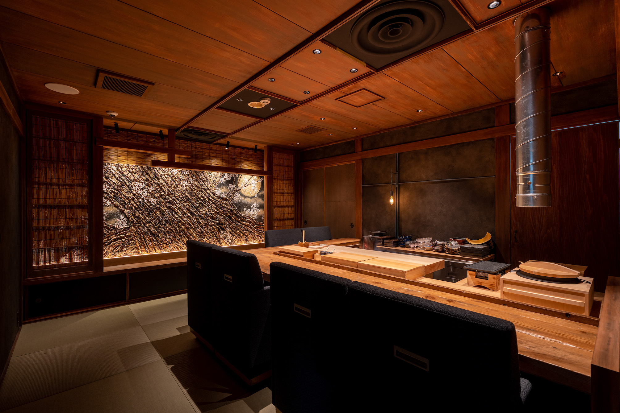 鮨 本店上ル