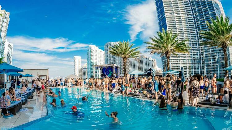 When We Dip  Epic Pool Parties head to exclusive South Beach hotel The  Sagamore - When We Dip