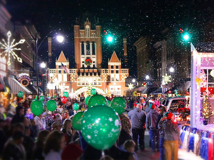 12 best Christmas Towns in the U.S. to Get You in the Holiday Spirit