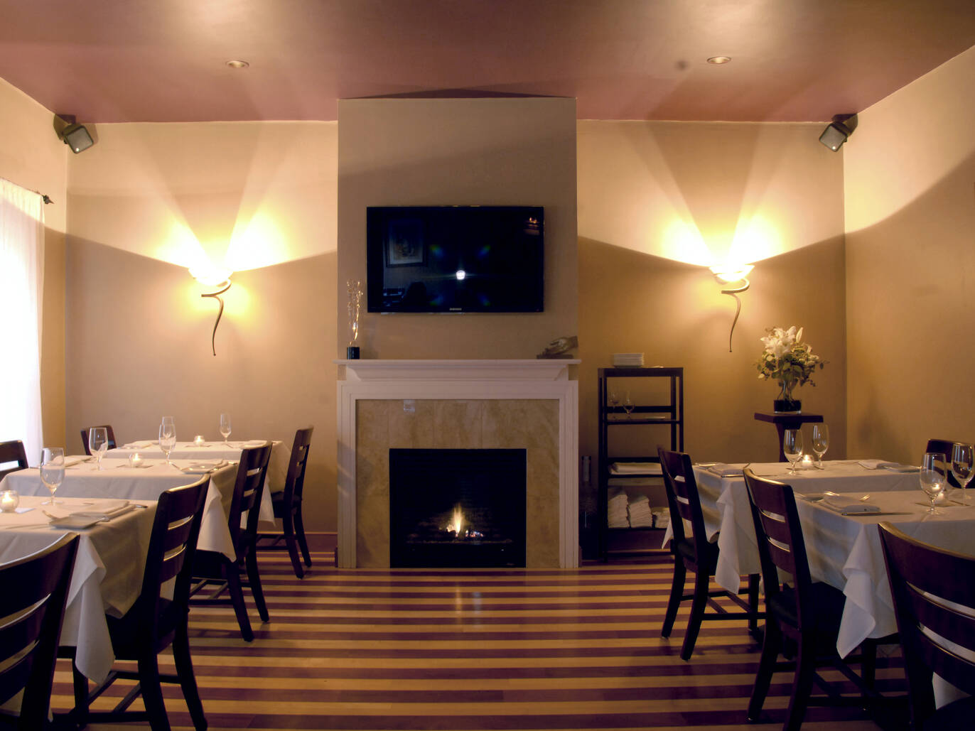 Restaurants near me with fireplace
