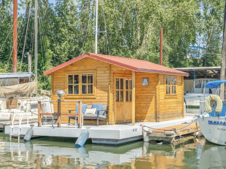 The floating boathouse on Tomahawk Island