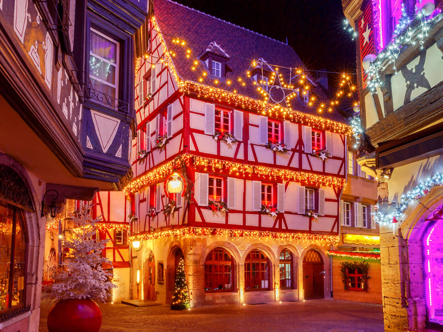 18 Best Christmas Destinations To Visit For The Holidays