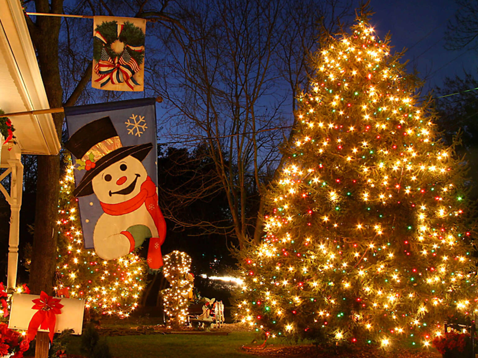 15 Best Christmas Cities in the USA to Visit for the Holidays