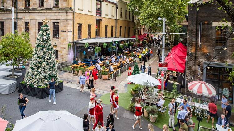 A Christmastime scene in the Rocks in Sydney