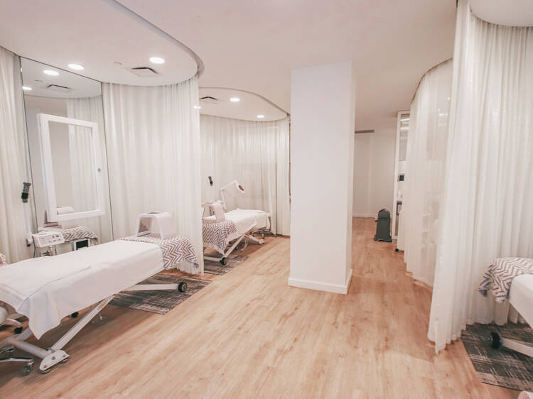 A 30-minute facial at Silver Mirror Facial Bar