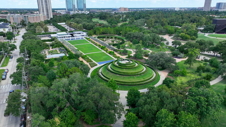 4pm: Visit a scenic park