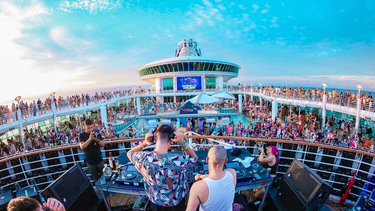 Groove Cruise