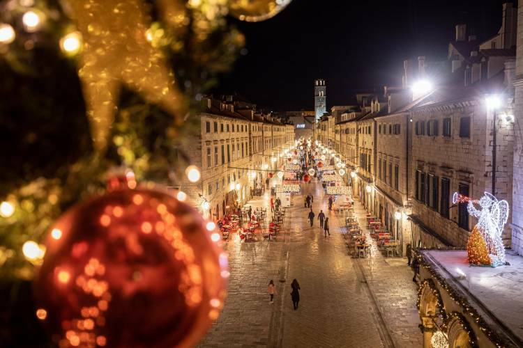 the-dubrovnik-winter-festival-fills-the-city-with-advent-events
