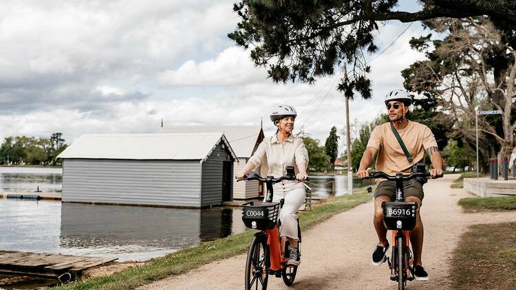 Ride the Lake Wendouree Loop