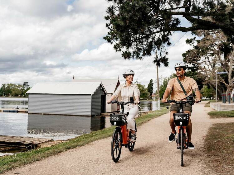 Ride the Lake Wendouree Loop