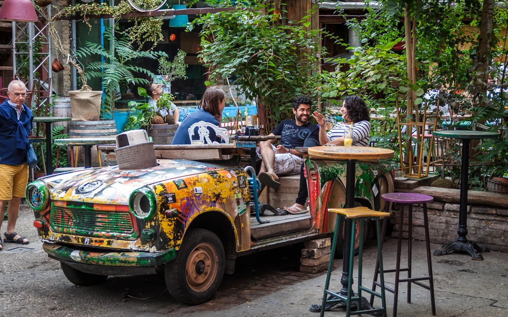 Szimpla Kert ruin bar, Budapest