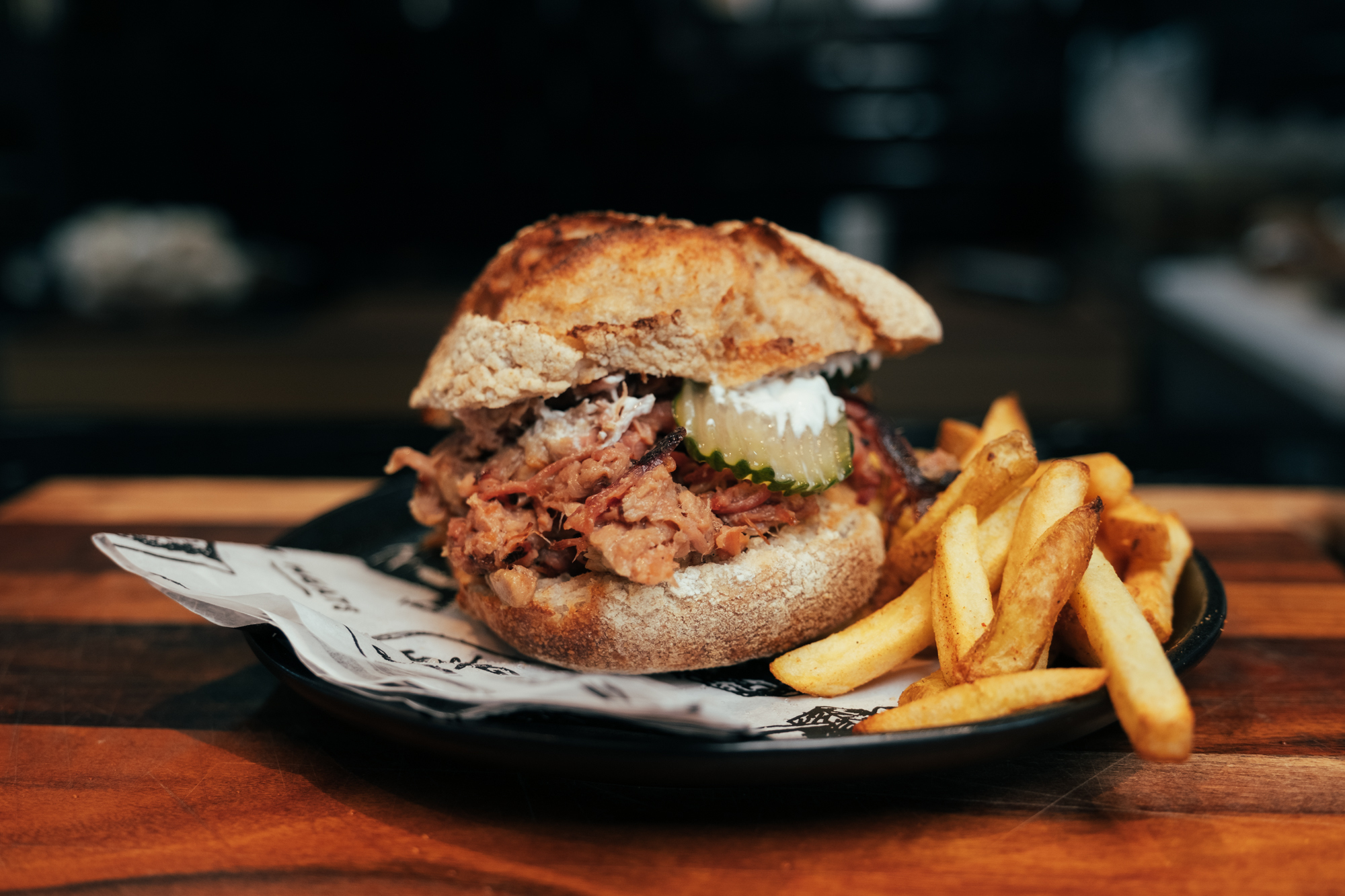 Em Cascais, a boutique de carnes Hangus soma e segue, desta feita com um bistrô
