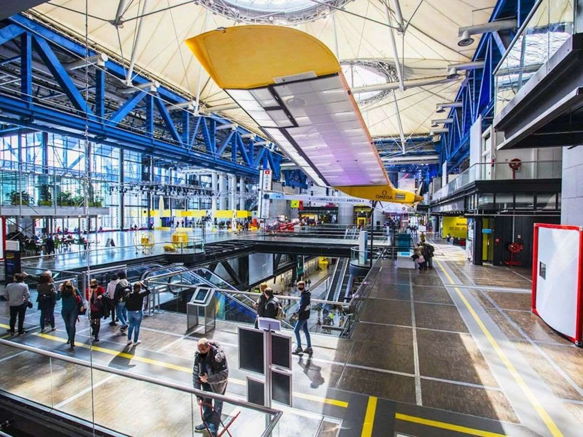 Hall de la Cit&eacute; des sciences et de l&rsquo;industrie