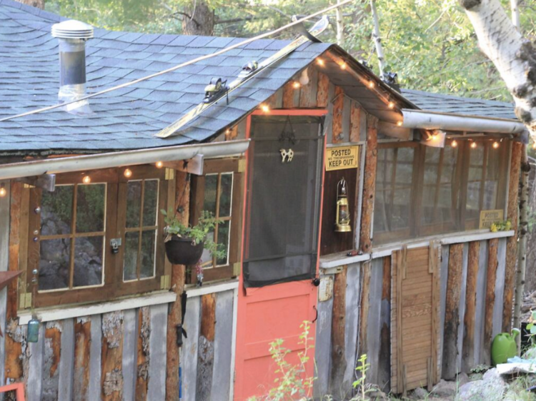 The vintage mountain cabin in Evergreen