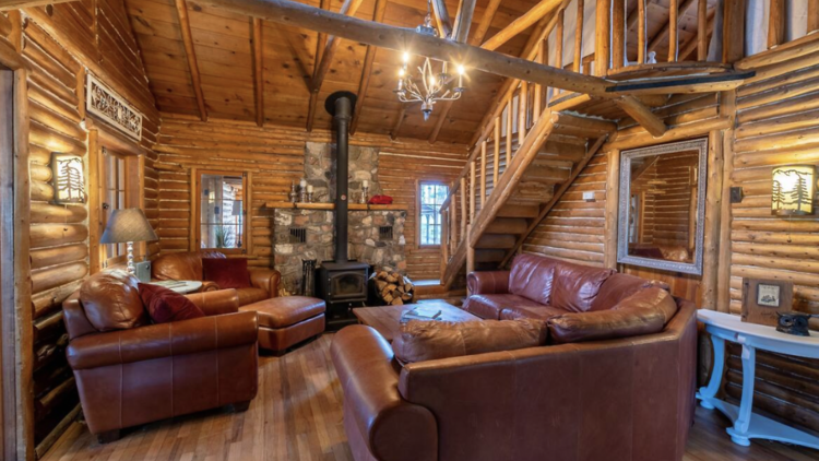 The log cabin in Indian Hills