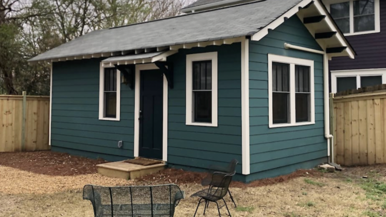 The luxurious tiny home getaway in Grant Park