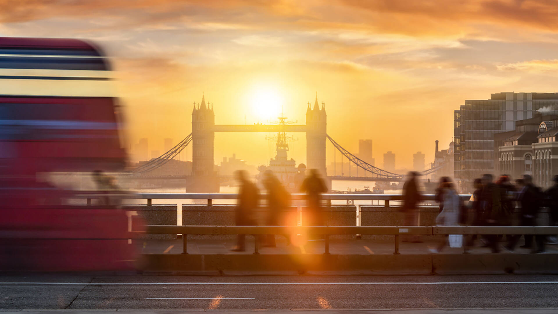 When Do the Mornings Start Getting Lighter in the UK?