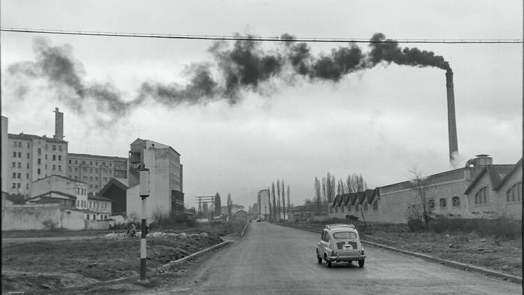 Mujer / Máquina / Fábrica (La Neomudéjar).