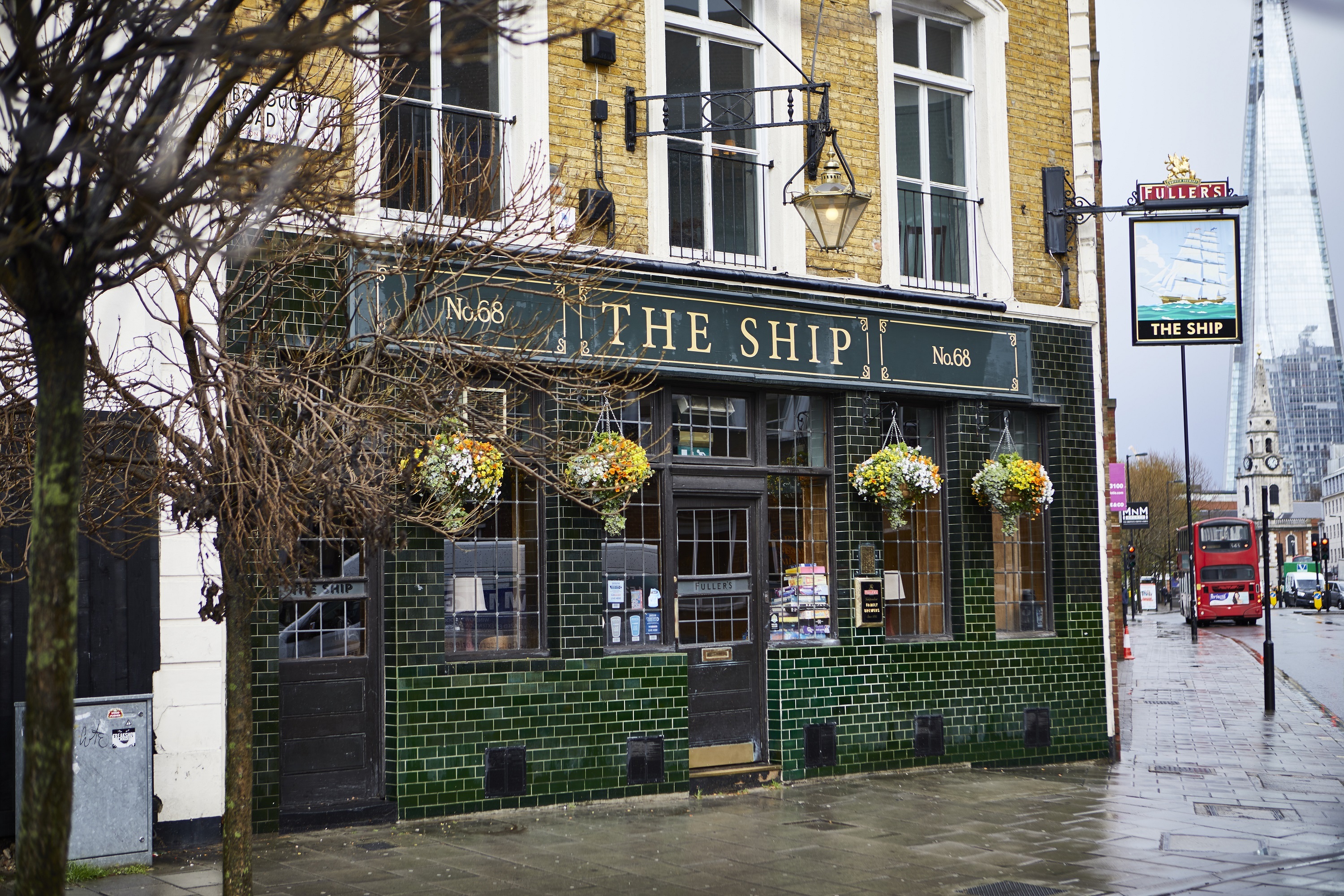 A 200 year old pub in London Bridge has closed unexpectedly