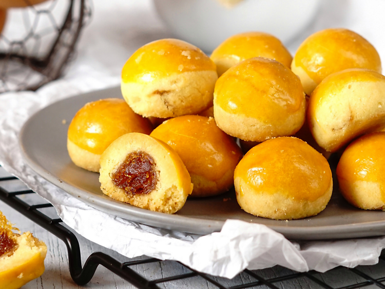 1. Indulge in pineapple tarts for good fortune 1. Indulge in pineapple tarts for good fortune