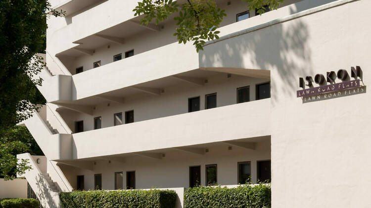 A picture of the Isokon Building 