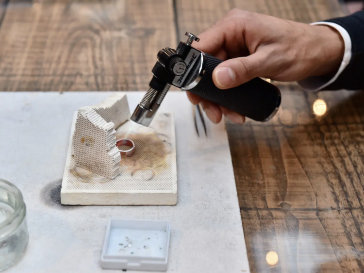 Design your own silver ring with the Ringsmiths at Oxo Tower Wharf