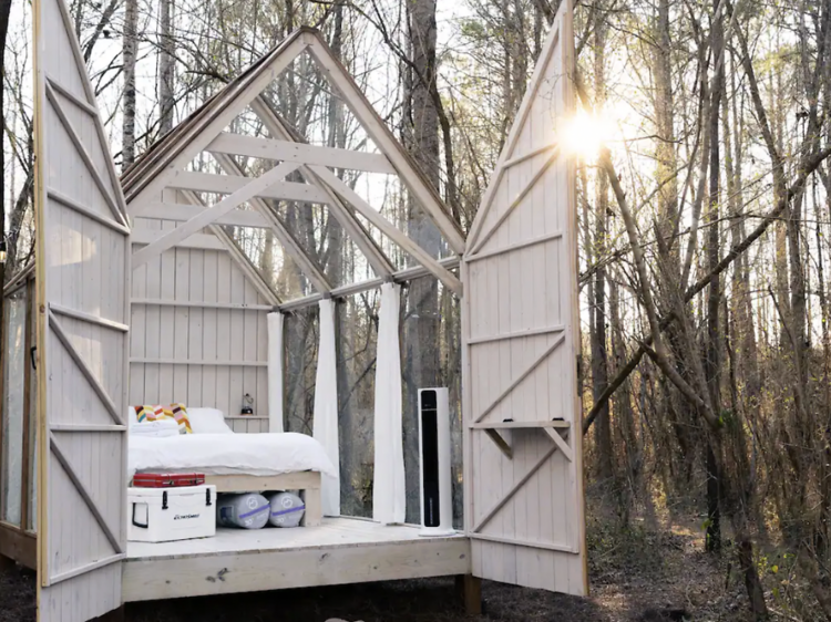 The tiny glass house in Griffin, Georgia