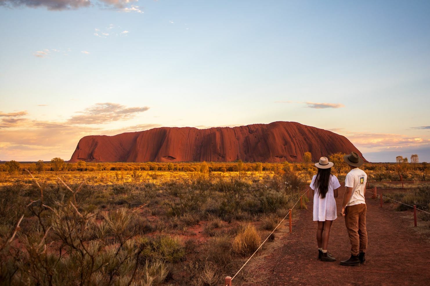 Cheap flights from Sydney to Uluru and Alice Springs