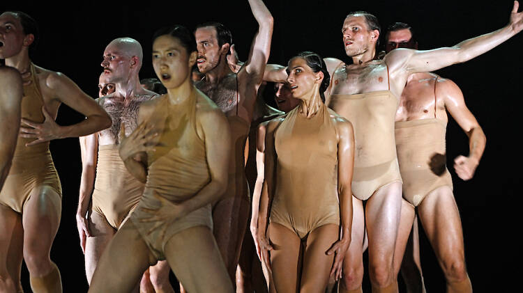 Tanzmainz, dancers, Matti Tauru, Maasa Sakano, Cornelius Mickel, Marija Slavec, Finn Lakeberg and ensemble in Soul Chain