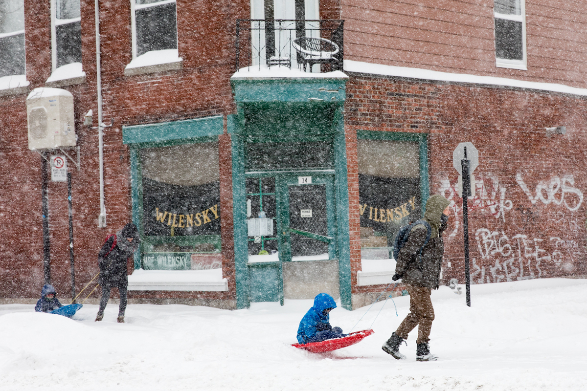 Environment Canada warns Victorians of frostbite with extreme cold  temperatures