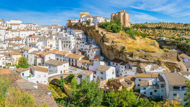 Setenil de las Bodegas, qué ver y qué hacer en uno de los pueblos más bonitos y peculiares de la ruta de los pueblos blancos de Cádiz