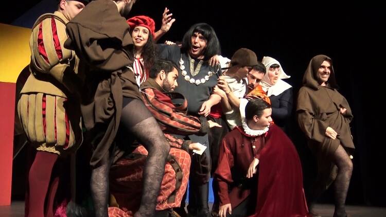 Los figurantes (Teatro Reina Victoria). Los figurantes (Teatro Reina Victoria).