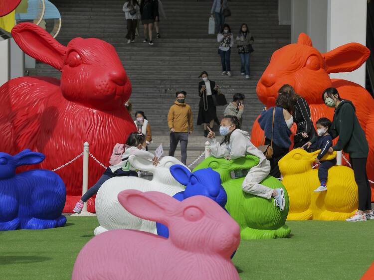 Cracking Art at Harbour City Cracking Art at Harbour City