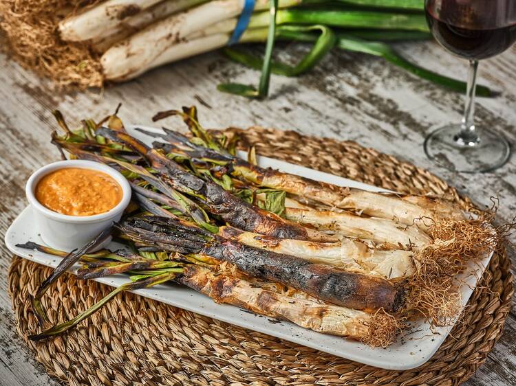 Calçotada en Madrid: reserva en estos restaurantes Calçotada en Madrid: reserva en estos restaurantes
